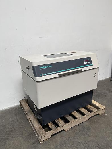 Used New Brunswick Scientific Innova 4300 Incubator Shaker 120V