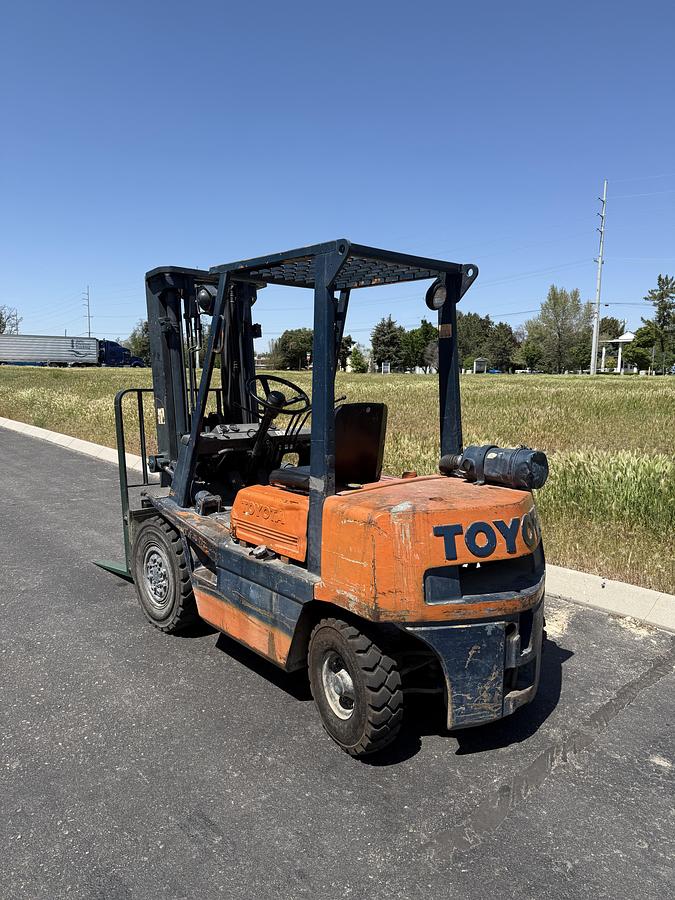 Used 1985 TOYOTA 42-4FG25