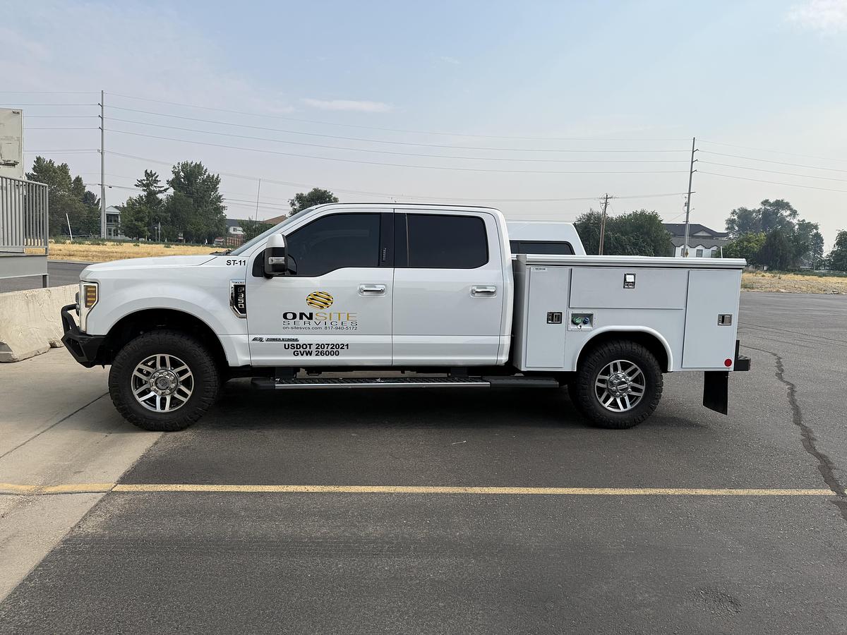 Used 2018 FORD F350 SUPER CREW CAB XLT SERVICE TRUCK