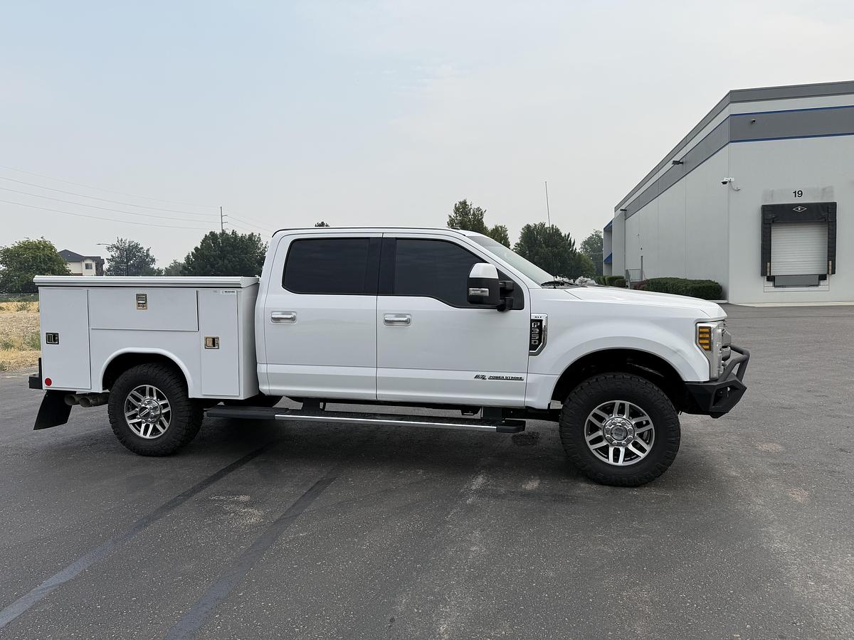 Used 2018 FORD F350 SUPER CREW CAB XLT SERVICE TRUCK
