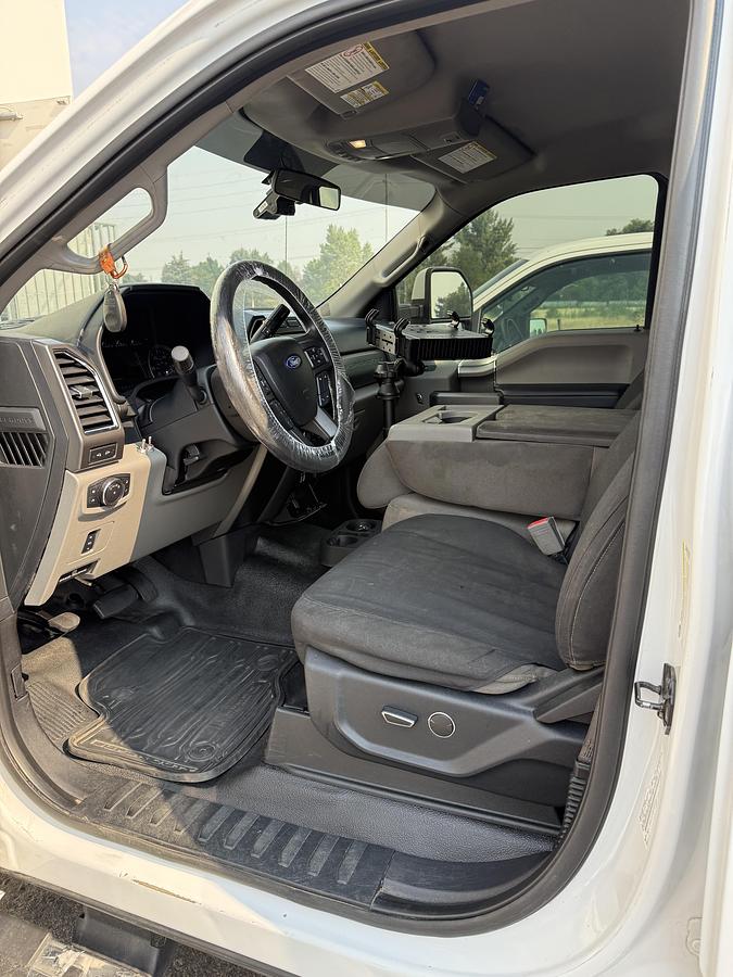 Used 2018 FORD F350 SUPER CREW CAB XLT SERVICE TRUCK