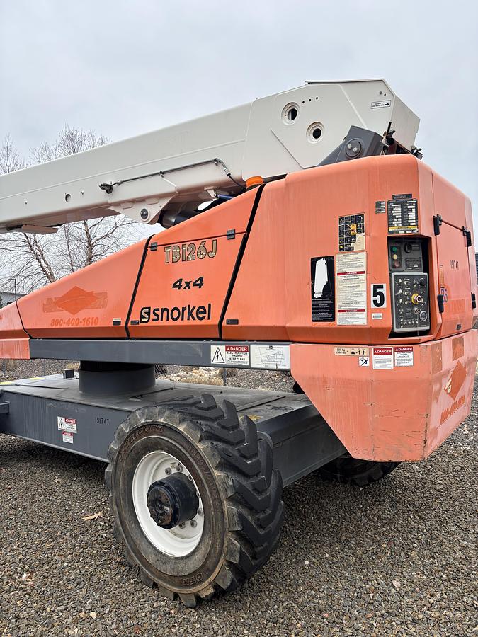 Used 2017 SNORKEL TB126J