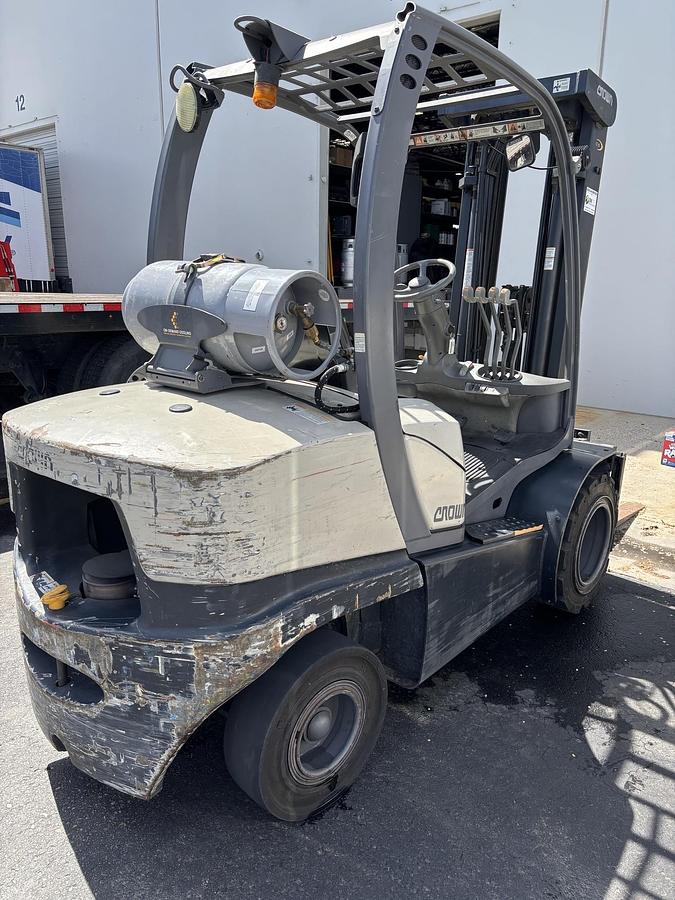 Used 2010 Crown C-51050-60