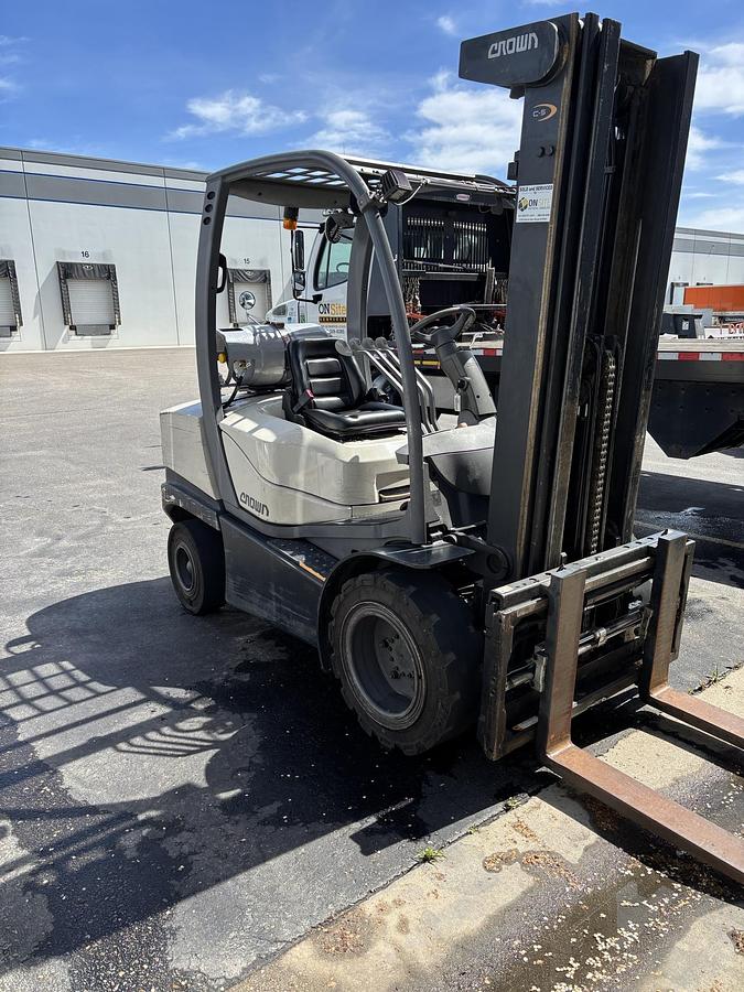 Used 2010 Crown C-51050-60