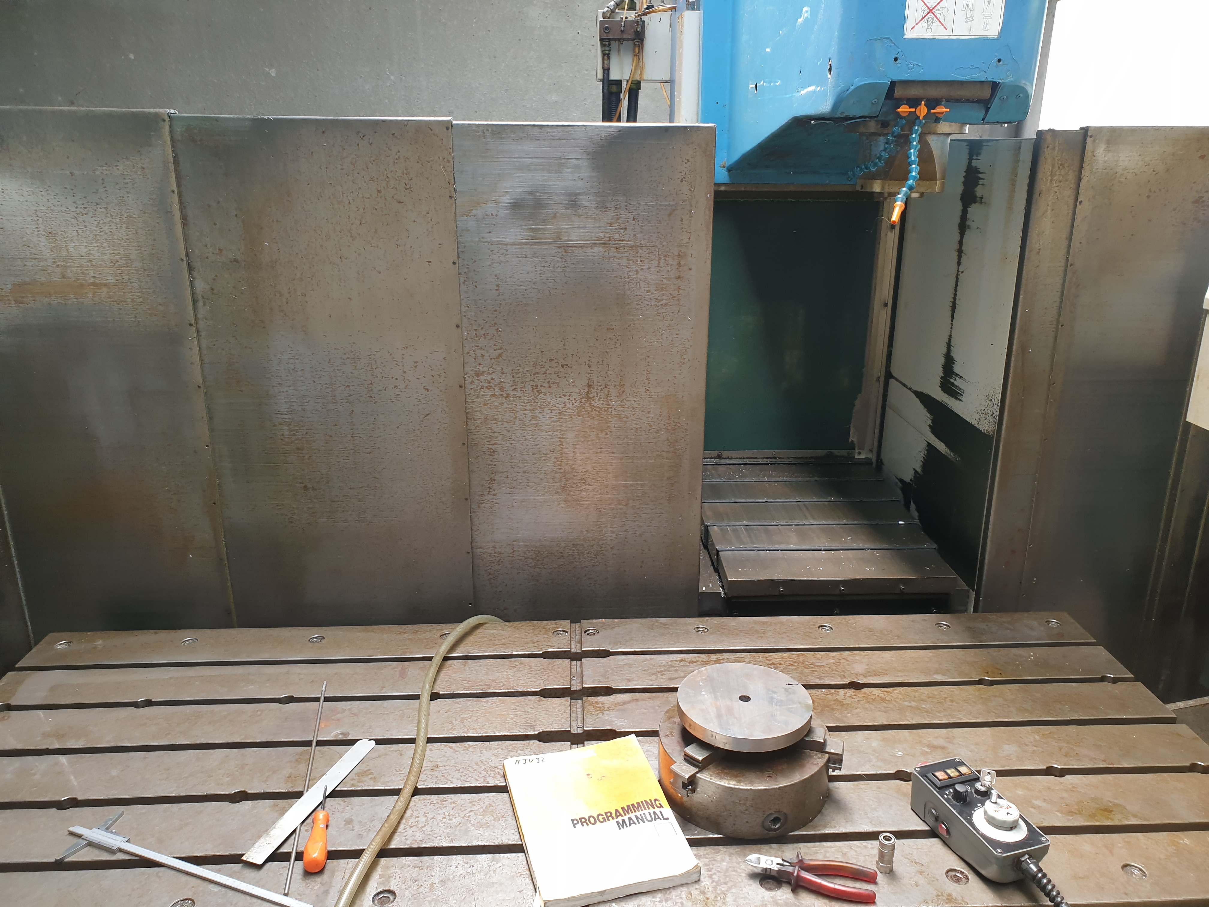 Gebruikt 1999 MAZAK VTC 30 C