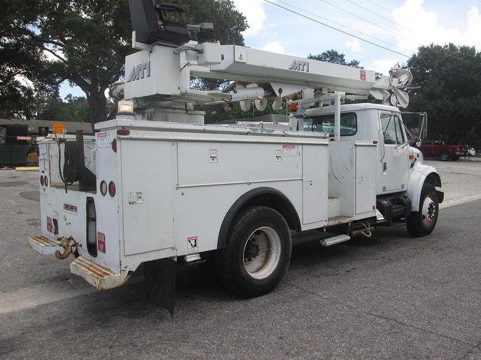 Used 2001 International 4700 Digger Derrick Truck