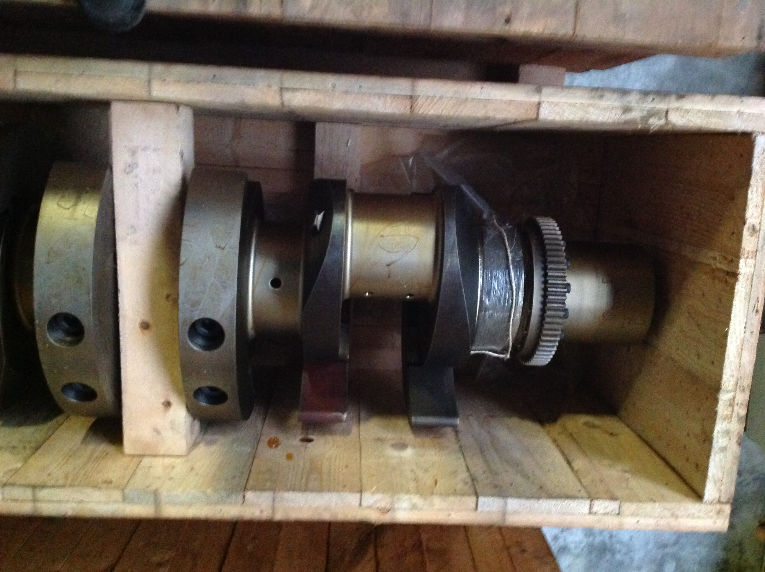 Used CRANKSHAFT DEUTZ SBV12M628