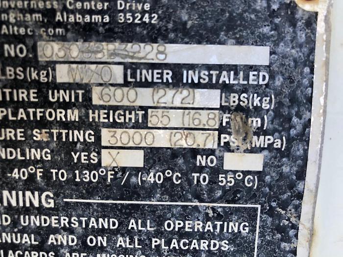 Used 2003 IHC Altec AM 855 Bucket Truck