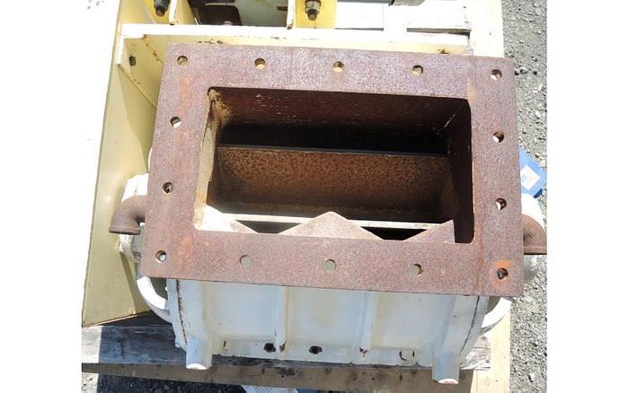 D'occasion USED ROTARY AIR LOCK VALVE, SIZE: 7" X 13", CARBON STEEL