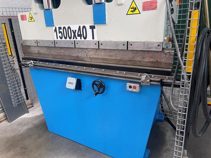 Usato PIEGATRICE FARINA IDRAULICA 1500X40