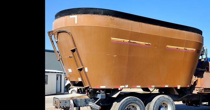 Used Kenworth w/ Kirby 1200 Vertical Feed Mixer ** Complete In-Frame **