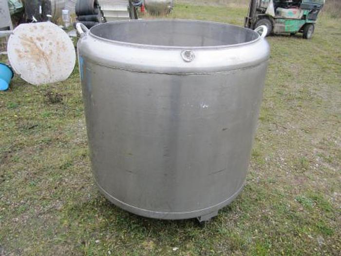 Brugt 850 liters rustfrit kar med thermokappe.