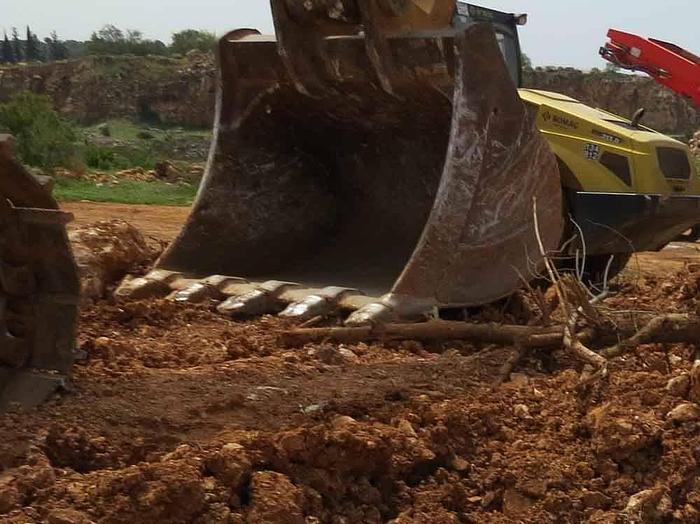 Used 2011 CATERPILLAR 345DL ME