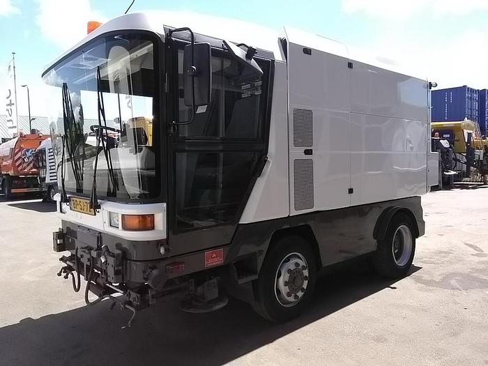 Gebruikt 2004 Ravo 560 STH