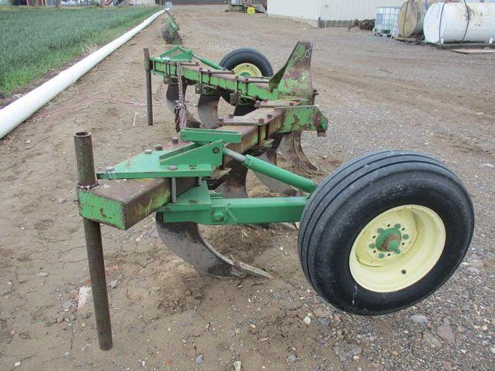 Used John Deere 90 Ripper - 7 Shank