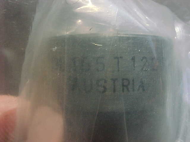 BOSCH INJECTOR NOZZLE  DL155T1228 NEW !!