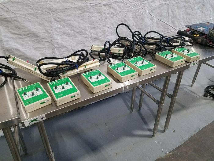 Used Meech 977 v3 Pulsed DC Controller with 976 Static Eliminator Ionizing Bar