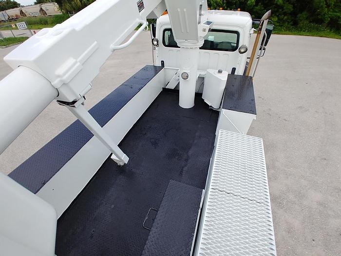 Used Altec TA41M 46 ft Articulating & Telescopic Material Handling Bucket Boom on 2009 Freightliner - G6484