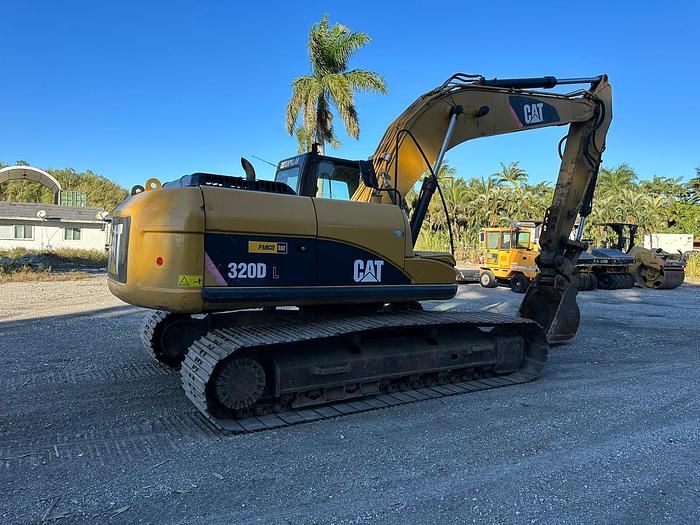 Used 2009 CATERPILLAR 320DL