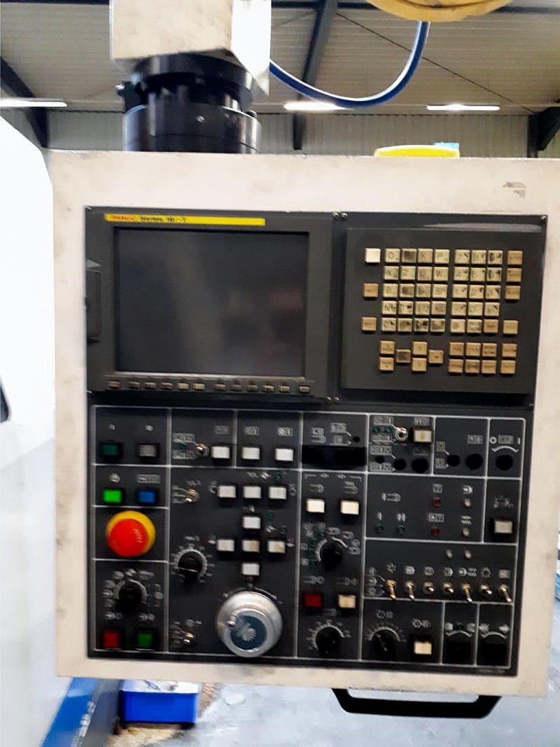 Used Doosan Puma 700 - CNC Lathe - 2002