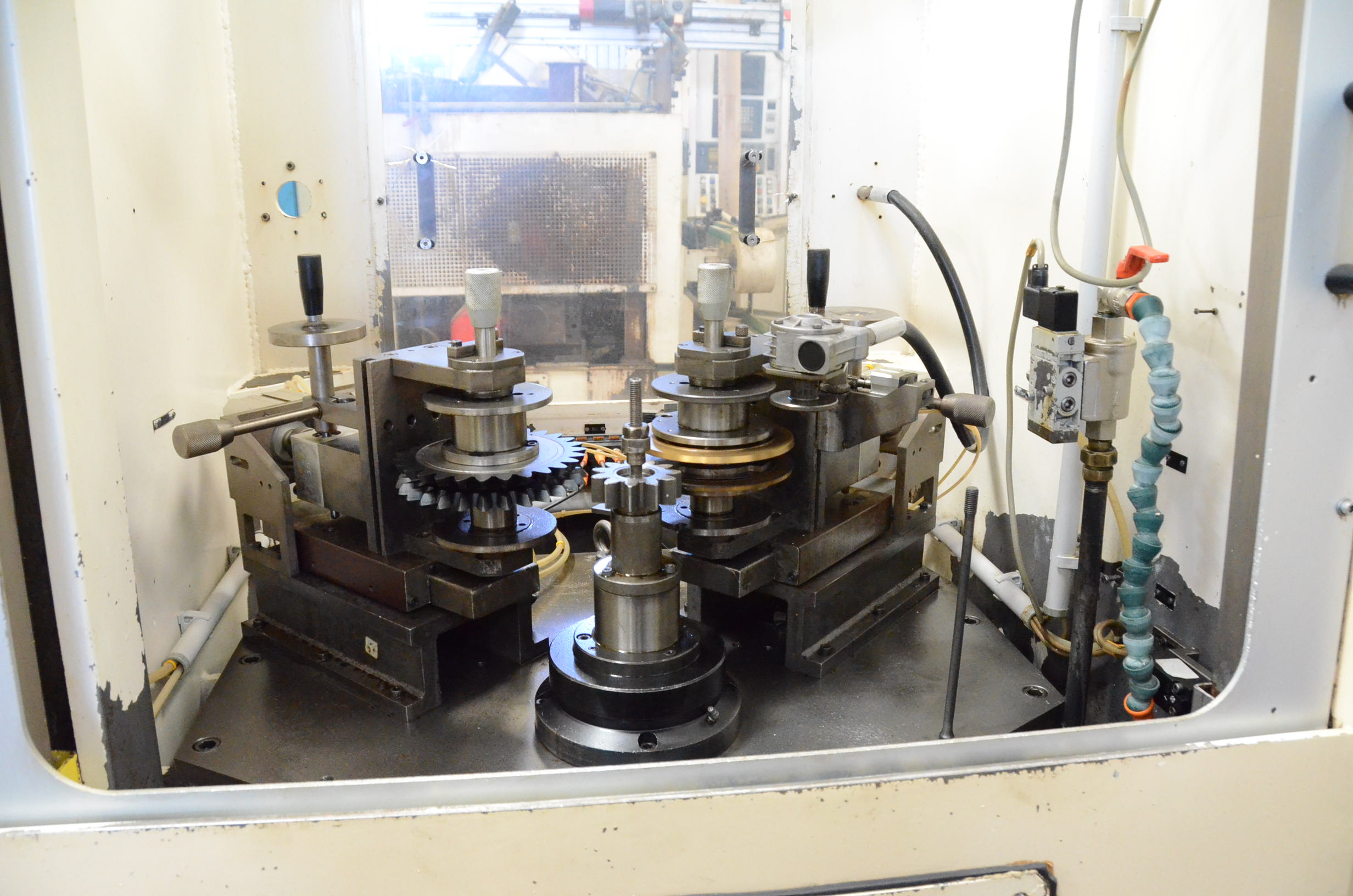 Usado 2000 Global Carbide Tools UCD-25-UT Achaflanadoras #4454