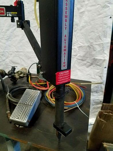 Used Assembly Automation Automatic Screwing Fastening Device with Ergonomic Arm