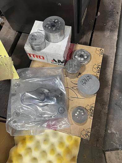 Used 2010 SPECTROMETER LAV M10 ALUMINUM BASE OPTICAL SPECTROMETER