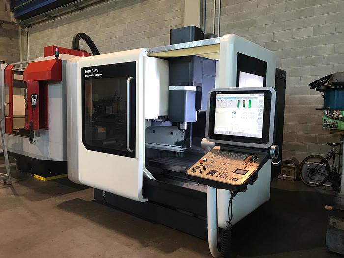 Usato CENTRO DI LAVORO VERTICALE