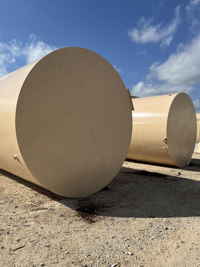 Used TANKS, 400 BBL STEEL (FRESH PAINT)