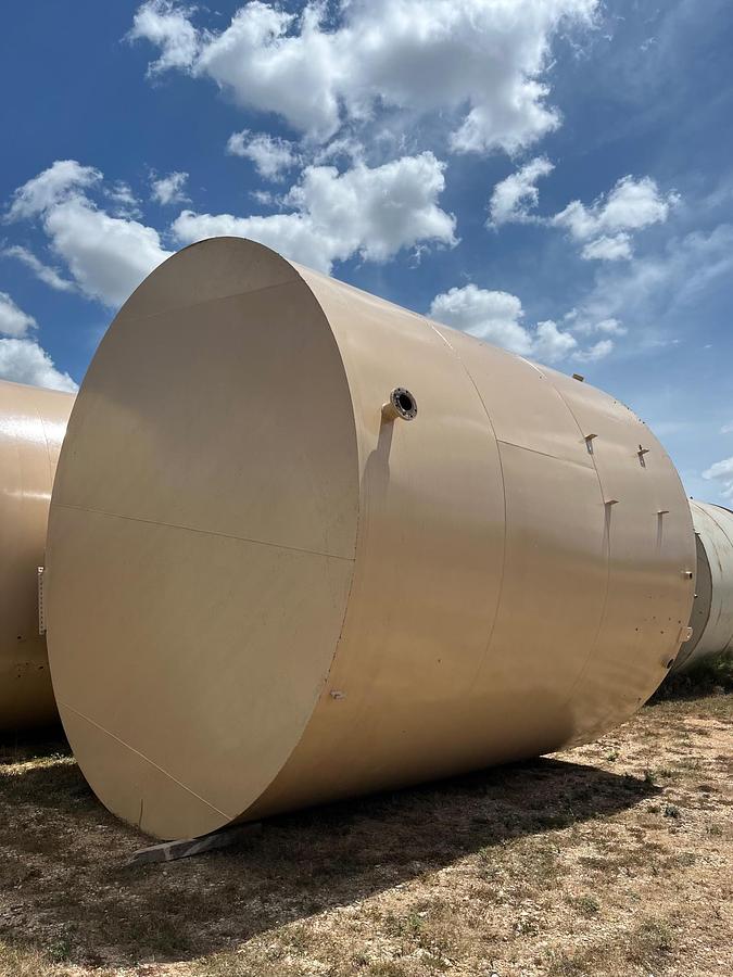 Used TANKS, 500 BBL STEEL (FRESH PAINT)