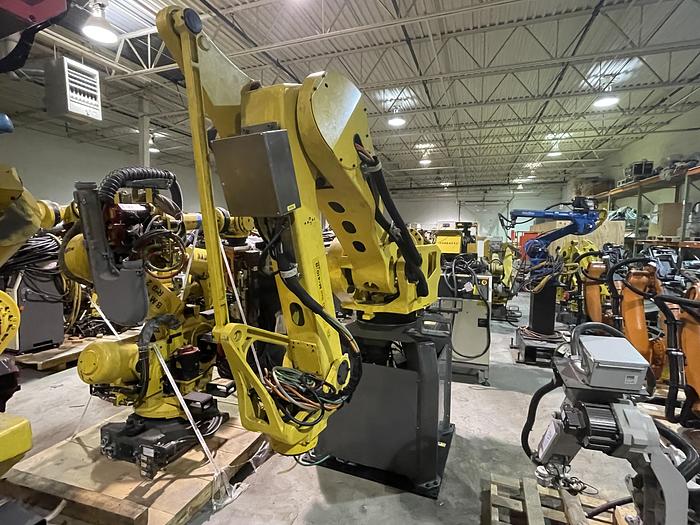 Used FANUC M410iB/450 PALLETIZING ROBOT
