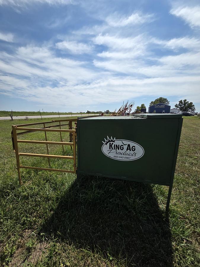 Used King Ag Products HD portable Calf Creep Feeder