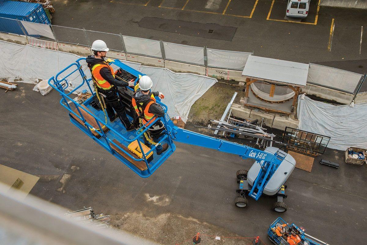 Used Telescopic Boom Lift, 65'–67' IC