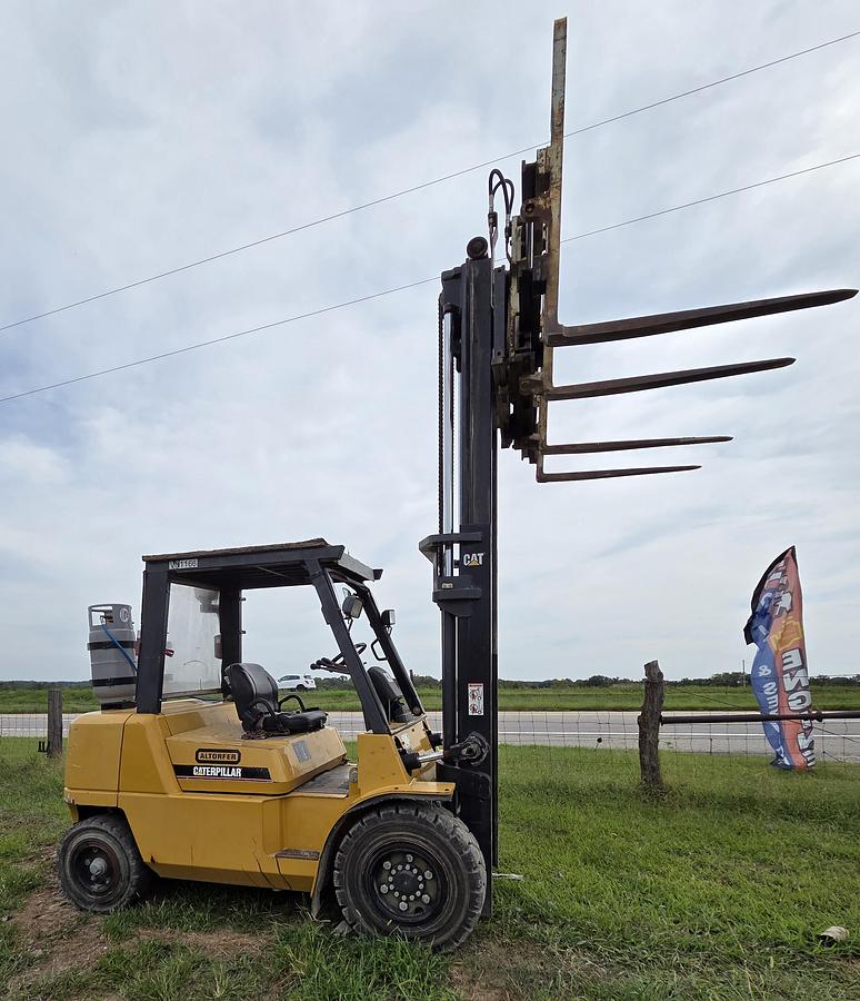 Used Caterpillar Fork Lift