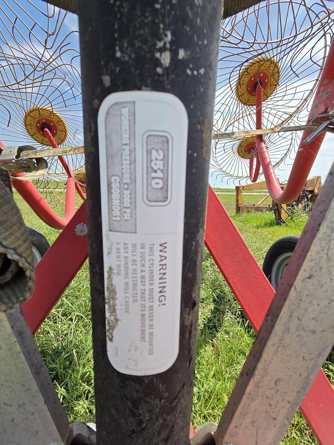 Used 8 Wheel V-Rake
