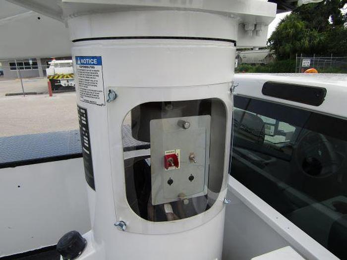 Used Versalift VST40-MH 45ft Bucket Boom on 2015 Ford F550 4x4 Utility Truck - 44904