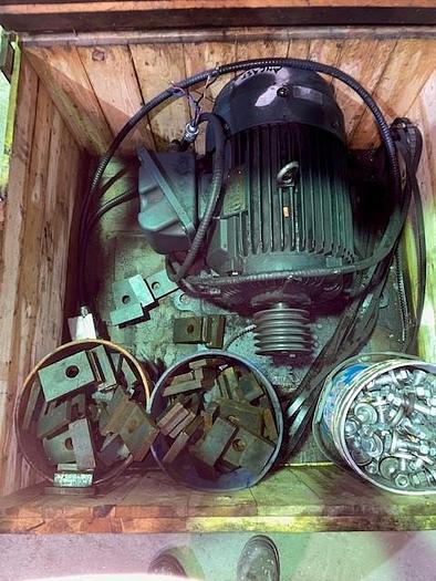 Used CARRIER SHAKER CONVEYOR