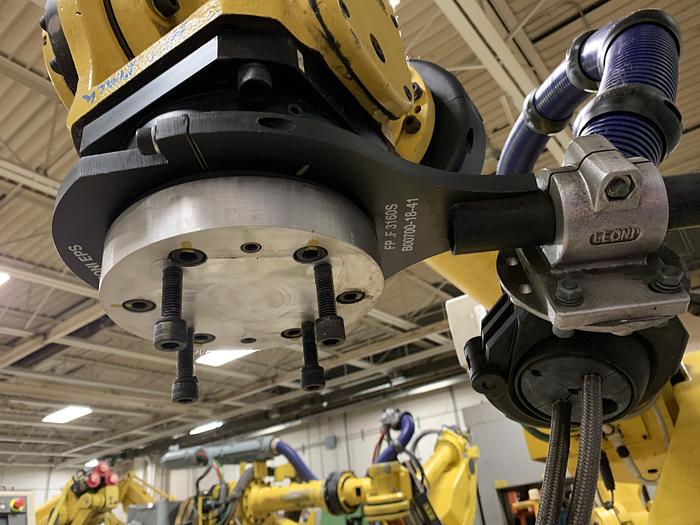 Refurbished PREVIOUSLY REFURBISHED 2003 FANUC R2000iA/125L W/ DEVICENET AND BASEPLATE