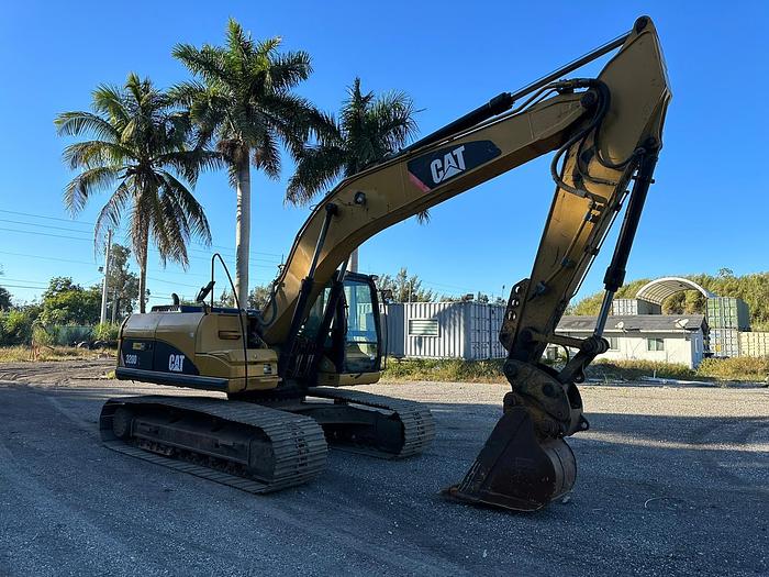 Used 2009 CATERPILLAR 320DL