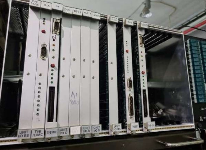 Used 1995 TEL Mark-8 CLEAN Track System 2-Coater/2-Developer