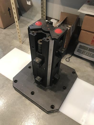 Used 2013 HAAS EC-400 4-Axis CNC Horizontal Machining Center