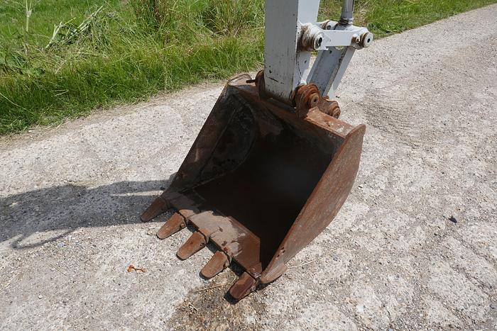 Used 2011 TAKEUCHI TB160