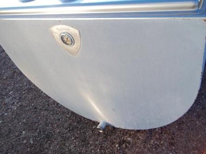 Used 250 gallon MILKEEPER milk bulk cooling tank - Flat top tanks Equipment