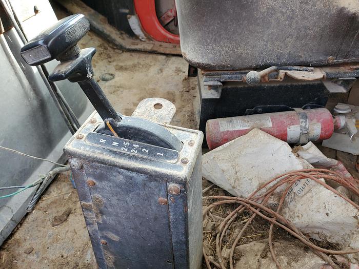 Used Loewen 802 Feed Truck