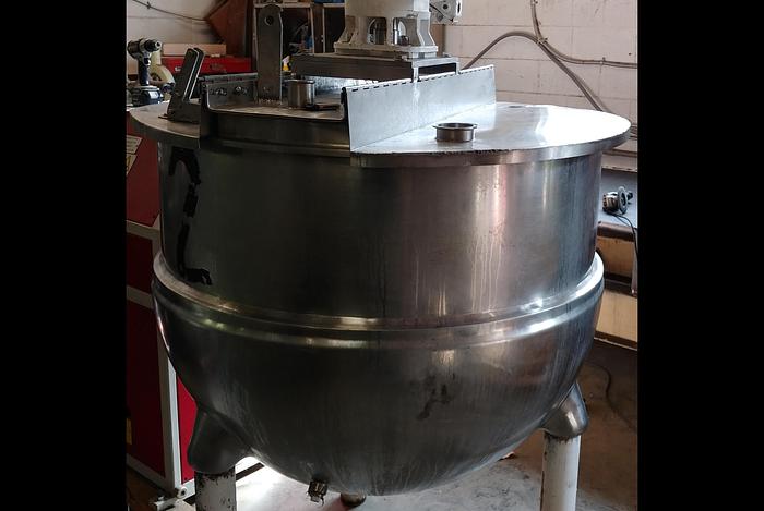 Used GROEN 150 GAL DIRECT STEAM KETTLE w/ SINGLE AGITATION, SCRAPE SURFACE, DOUBLE BAFFLES (798C).