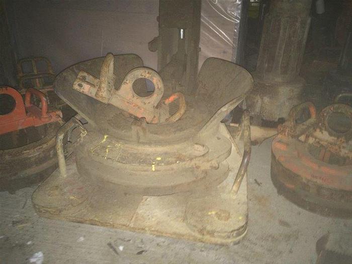 Used Hydraulic tongs with casing spinners / pipe spinner.