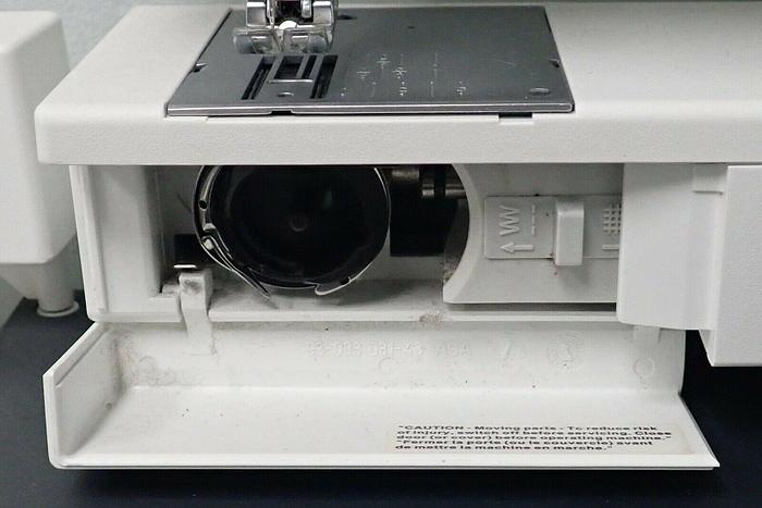 Used PFAFF Select 4.0 Type 610A Sewing Machine w/ Cover & Foot Pedal / Controller