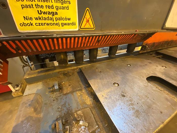 Used 2007 Durma SB3010NT Guillotine Shears