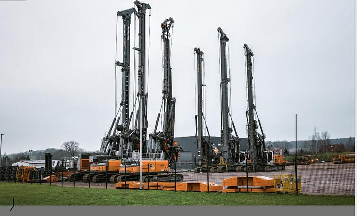 Used 2016 Liebherr LB 28-320