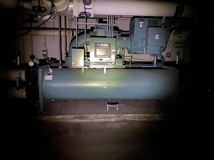 Used YORK MAXE 550 TON CENTRIFUGAL CHILLER MFG. 2013